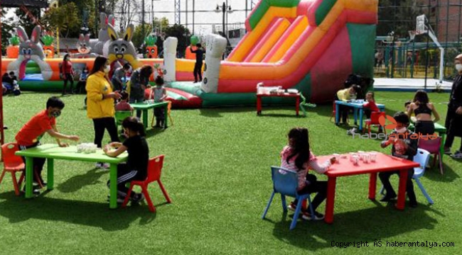 Çocuklar Teneffüs Park'ta