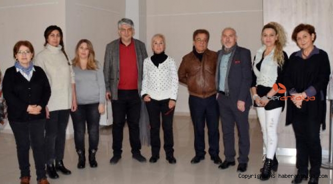 Çocukların resimleri Antalya'da çevrimiçi buluştu