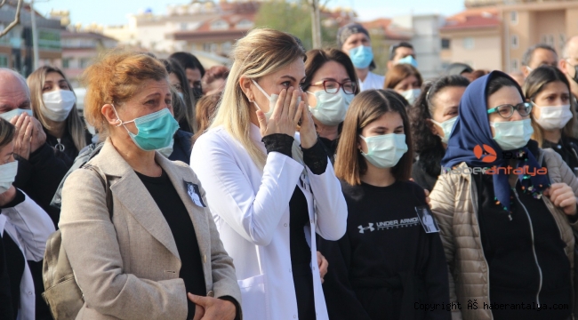 Doktora meslektaşlarından gözyaşlarıyla veda