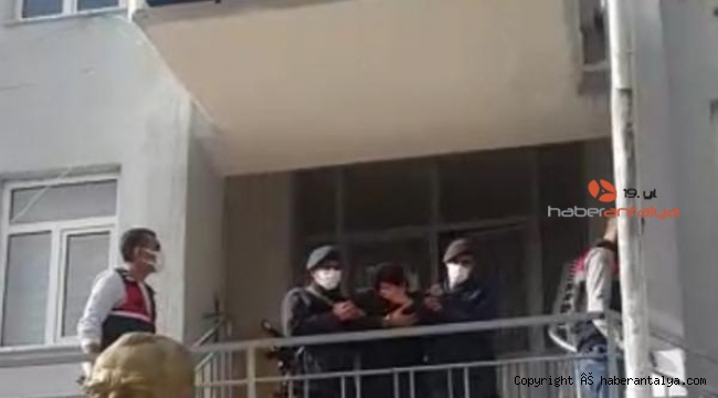 Dolandırıcı jandarmadan kaçamadı !