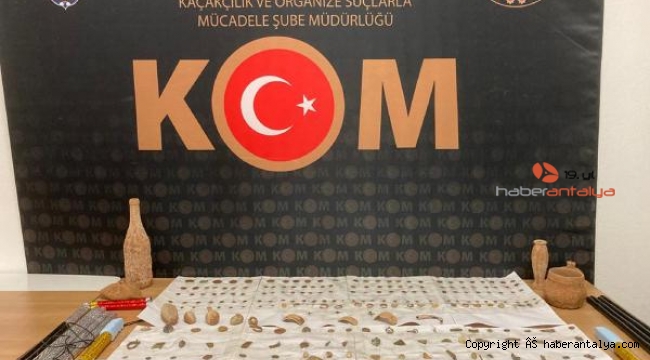 Elinde poşetle yakalandı, Evinde, M.Ö. 400 yılına ait eserler bulundu !