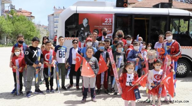 Elmalı Belediyesi'nden çocuklara 23 Nisan kutlaması