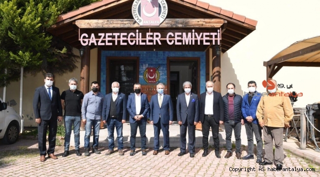 "Gazeteciler Antalya'nın tanıtılmasında büyük rol oynuyor"