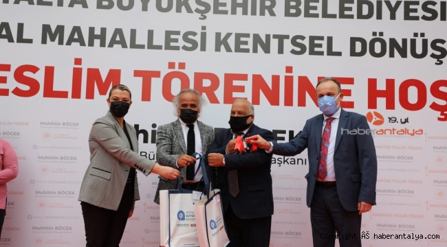 Hak sahipleri dairelerine kavuşuyor