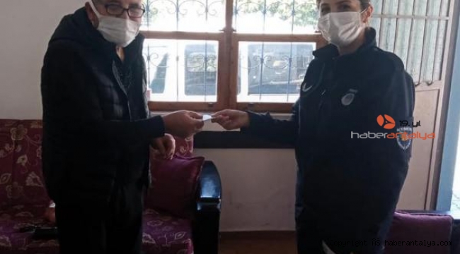 Kaybettiği parasını zabıtadan teslim aldı