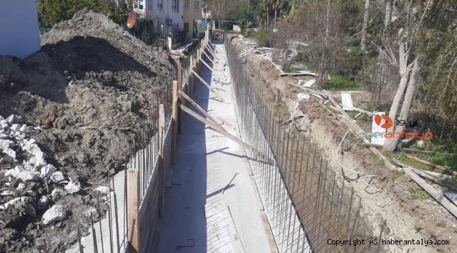 Kemer'de dereler ıslah ediliyor