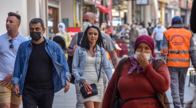 Kırmızı Antalya'da kurallar yine unutuldu