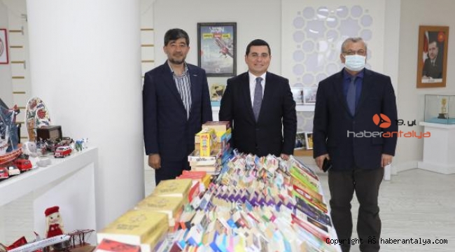 Malazgirt Zaferi'ne atfen 1071 kitap bağışı