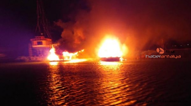 Manavgat'ta tekneler yandı
