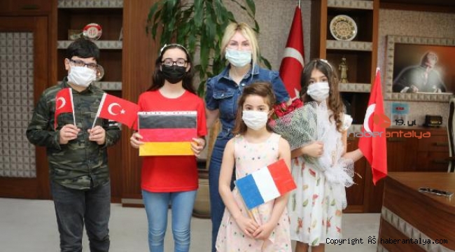Miniklerden Rektör Özkan'a ziyaret