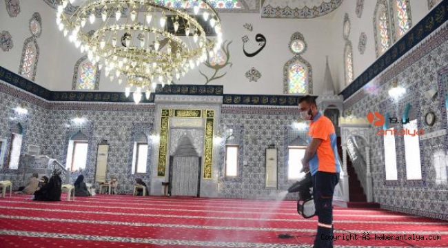 Muratpaşa'da 152 cami dezenfekte edildi