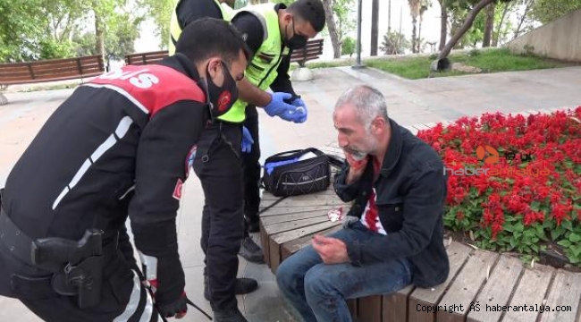Polisin arama yapmak istemesiyle boğazını kesti !