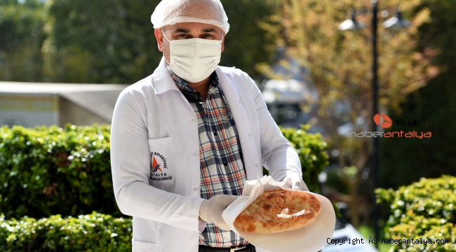 Muratpaşa'da her mahallede pide ve iftar paketi dağıtılacak 