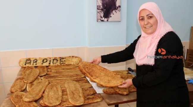 Ramazanın vazgeçilmezini ailecek üretiyorlar