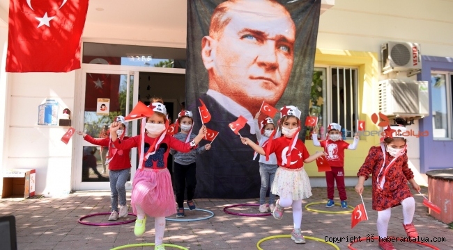 Sağlıkçıların çocukları 23 Nisan'ı kutladı
