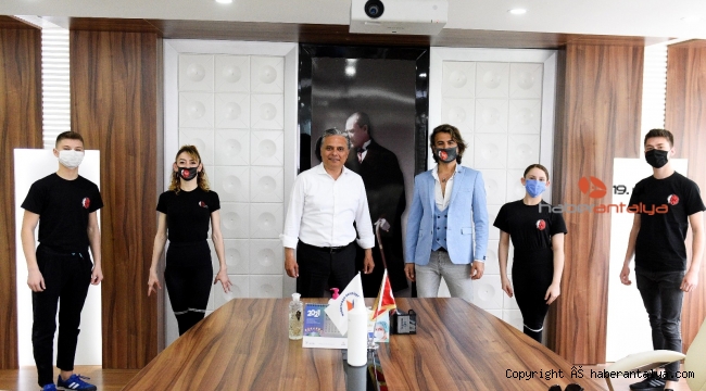 Şampiyon dansçılar Muratpaşa'da