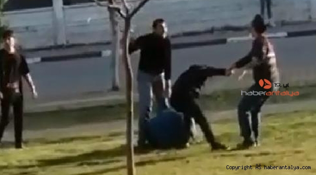 Sokak ortasında sopalı yumruklu kavga !