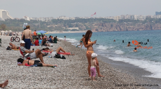 Tam kapanma öncesi dünyaca ünlü sahil doldu taştı
