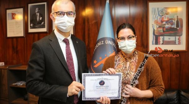 Türkiye'nin ilk ve tek obua profesörü konser verdi 