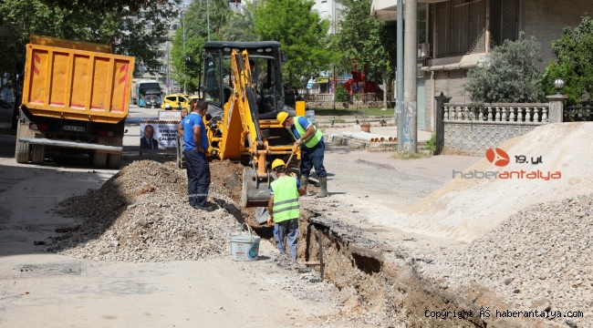 70 yıllık içme suyu hattına kazma vuruldu