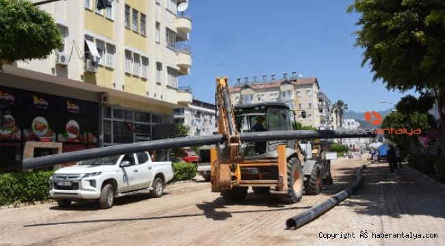 Ana caddenin altyapı sorunu çözüme kavuşuyor