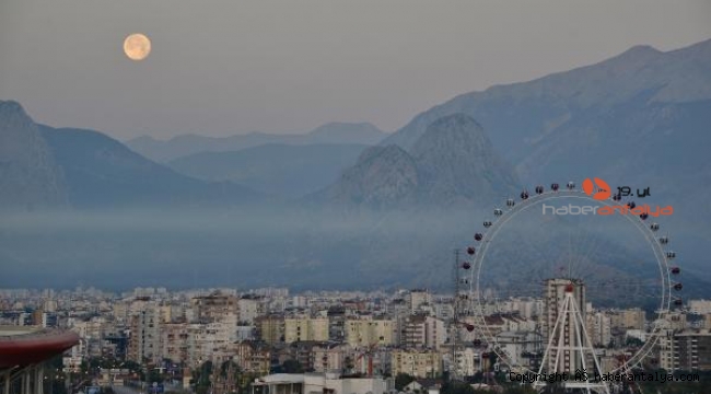 Antalya'da süper 'Süper Ay' manzarası