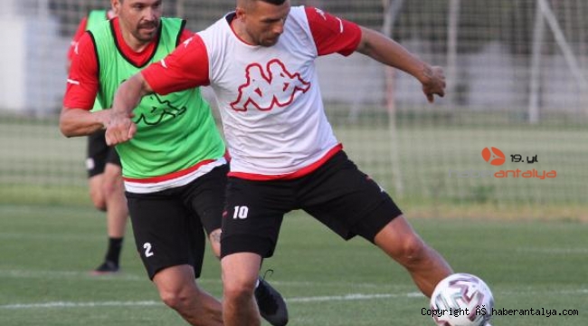 Antalyaspor'da yeni dönem; 4 oyuncu gönderildi, başkan adayı belli oldu