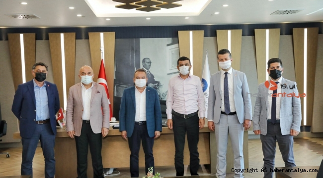 Başkan Böcek CHP'nin il başkanlarını ağırladı