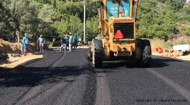 Çıplaklı Fatih Caddesi'ne sıcak asfalt
