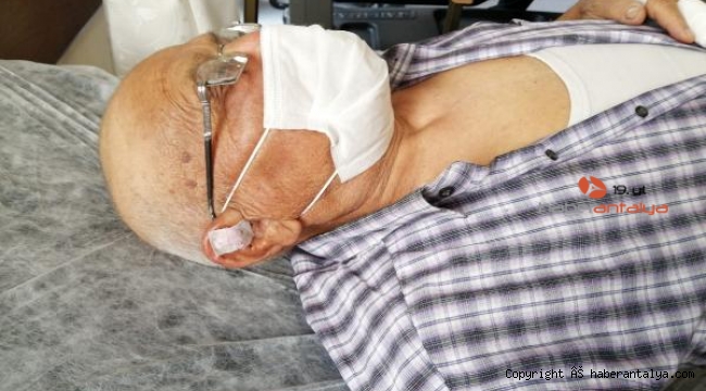 Eşinin cenazesine gelen adamı öldüresiye dövdü !