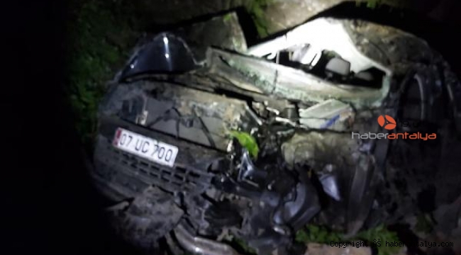 Feci kaza ! Kamyonet yamaçtan yuvarlandı: 1 ölü, 1 yaralı