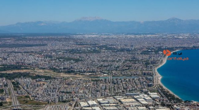 Görüş mesafesi 40 kilometreyi geçti. Antalya pırıl pırıl gözüktü
