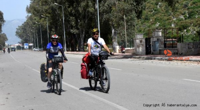 İranlı bisikletlilerden Türkiye'de 450 kilometre hedefi