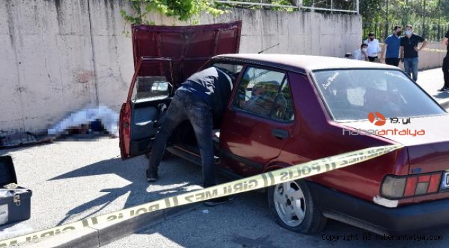 Kaldırımda otururken, lastiği patlayan otomobilin çarpmasıyla öldü !