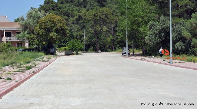 Kemer'de 2 mahallede yeni yollar