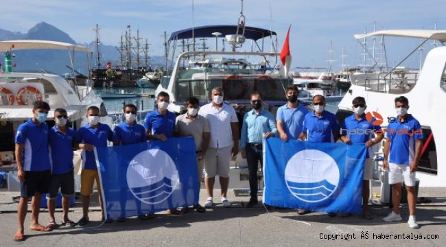 Kemer'de 4 tur teknesine mavi bayrak