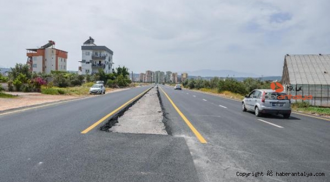 Kepez Turgut Reis Caddesi yeniden asfaltlandı