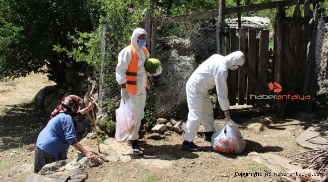 Manavgat'ta karantina bölgesine yardımlar sürüyor