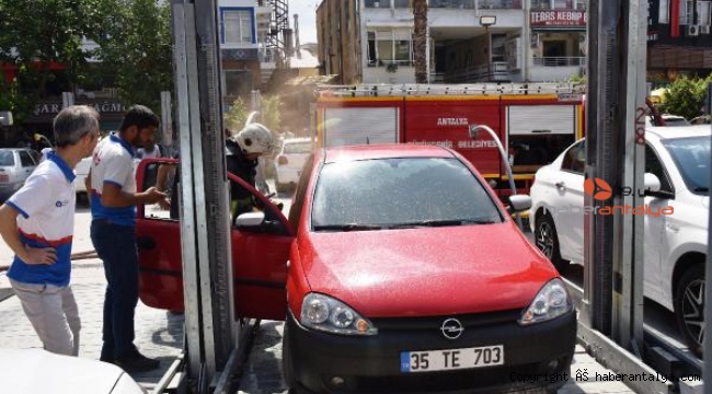 Park halindeki otomobilde yangın çıktı !