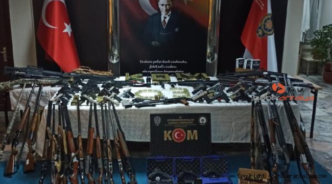 Silah ticareti yapan örgüte 8 ilde eş zamanlı operasyon: 49 gözaltı