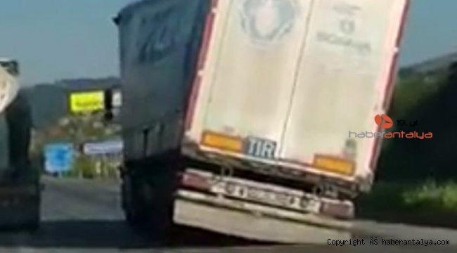 TIR ikiye büküldü, tehlikeli yolculuk devam etti