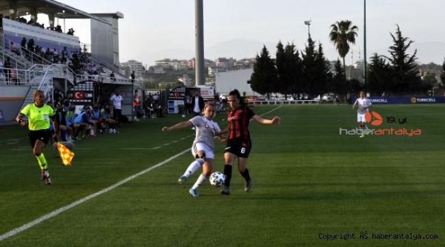 Turkcell Kadınlar Futbol Ligi'nde şampiyon Beşiktaş