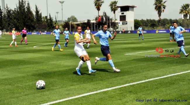 Turkcell Kadınlar Futbol Ligi'nin üçüncüsü ALG Spor