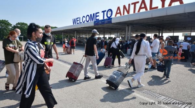 8 günde 120 bin Rus turistin geldiği Antalya, Akdeniz'de ilk sırada