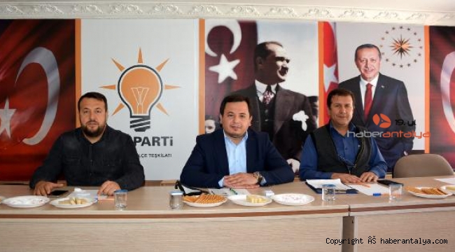 AK Parti'de mahalle başkanları toplantısı