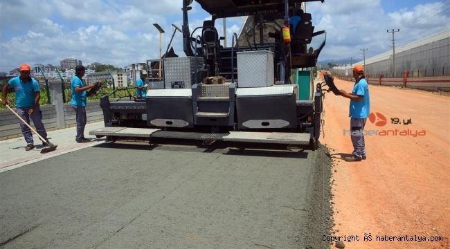 Alanya'da yollarda yeni beton yol uygulaması