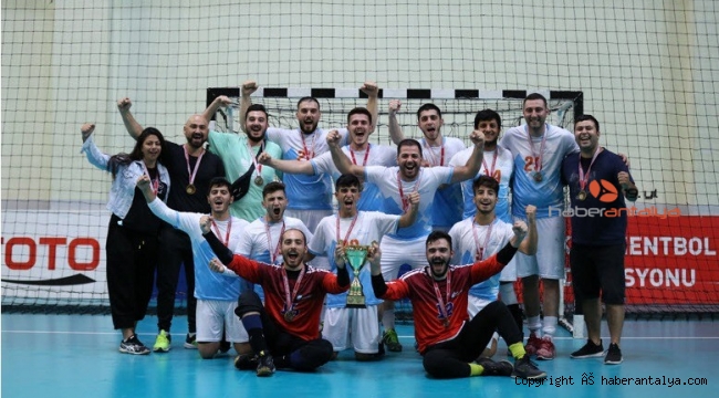 ALKÜ hentbol takımı 1'inci lige yükseldi