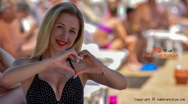 Antalya sahillerinde Rus turist yoğunluğu