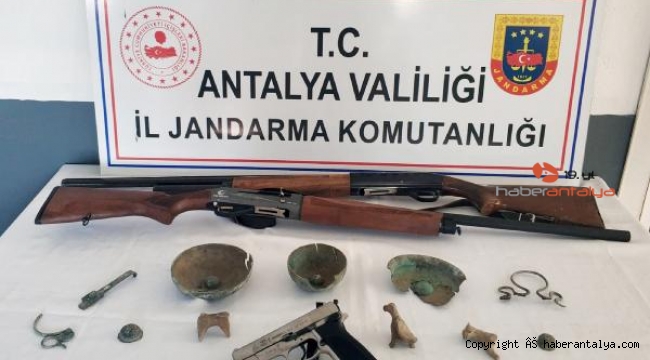Antalya'da Roma döneminden 24 tarihi eser ele geçirildi