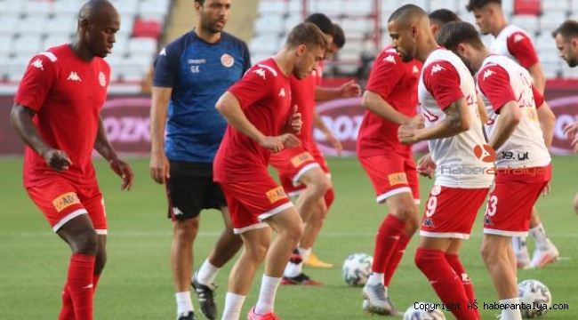 Antalyaspor kabuk değiştiriyor; Transfer çalışmaları hızlandı